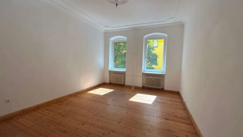 Modernisierte 3-Zimmer-Altbauwohnung in Berlin-Kreuzberg mit EBK & Vollbadezimmer I unbefristet — photo 1